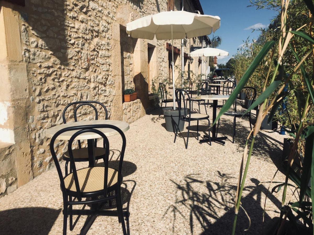 אנגלרס-נוזק Auberge Du Relais D Auniac Hotel Bar Restaurant Piscine מראה חיצוני תמונה